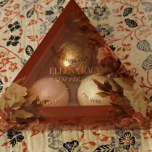 Set of 3 bath bombs**Bogo on all items $10 or less